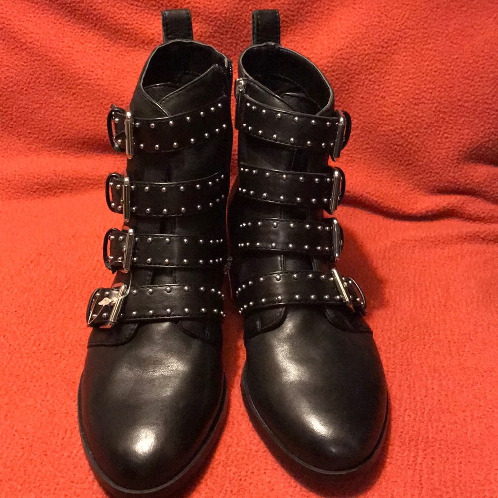 NWOT Vince Camuto Boots